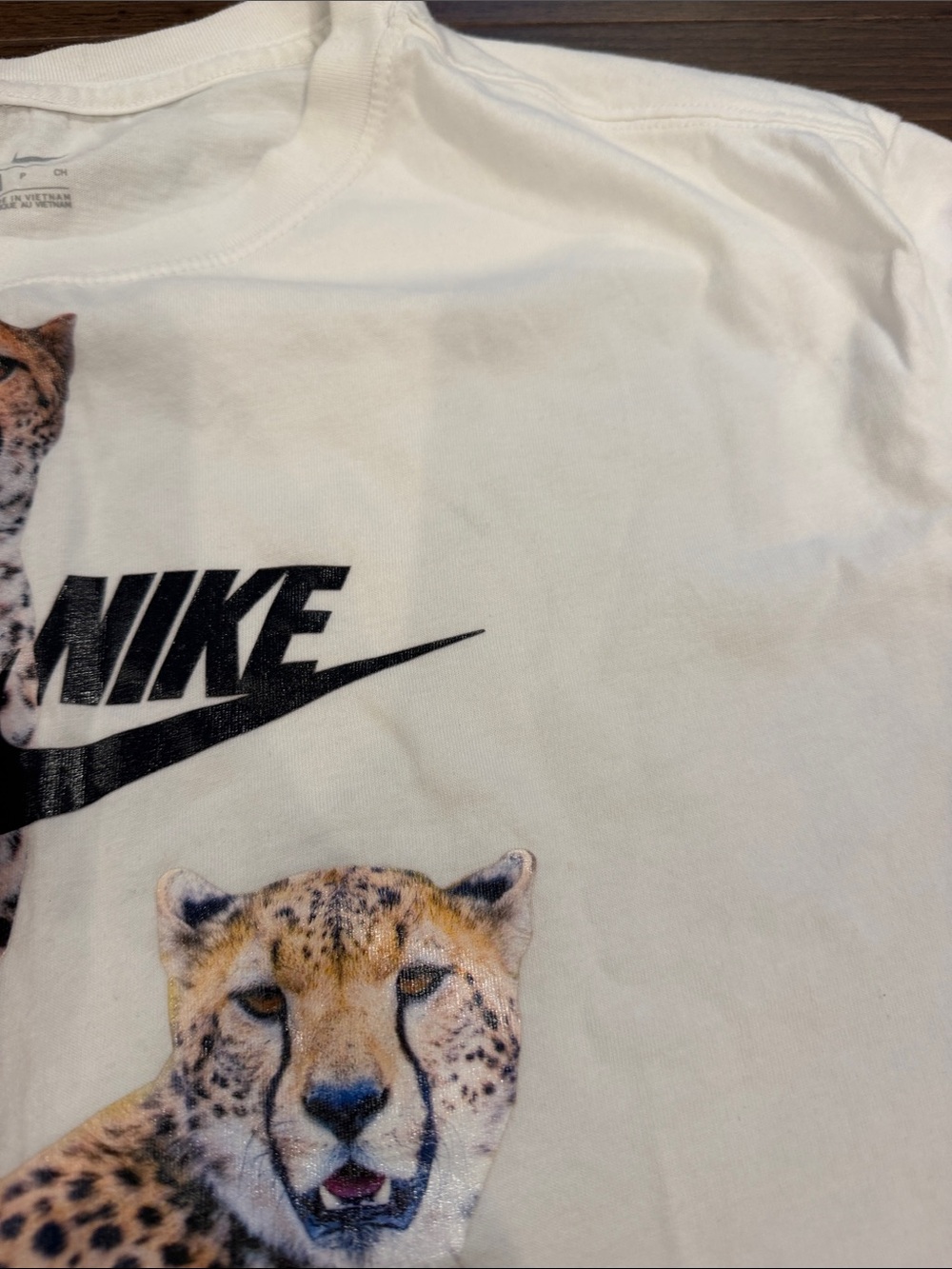 Nike Oversized White Cheetah Print T-Shirt Size Small - C1 - Picture 5 of 7